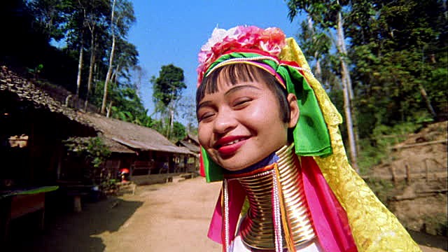 Cuevas Chiang Dao en elefante