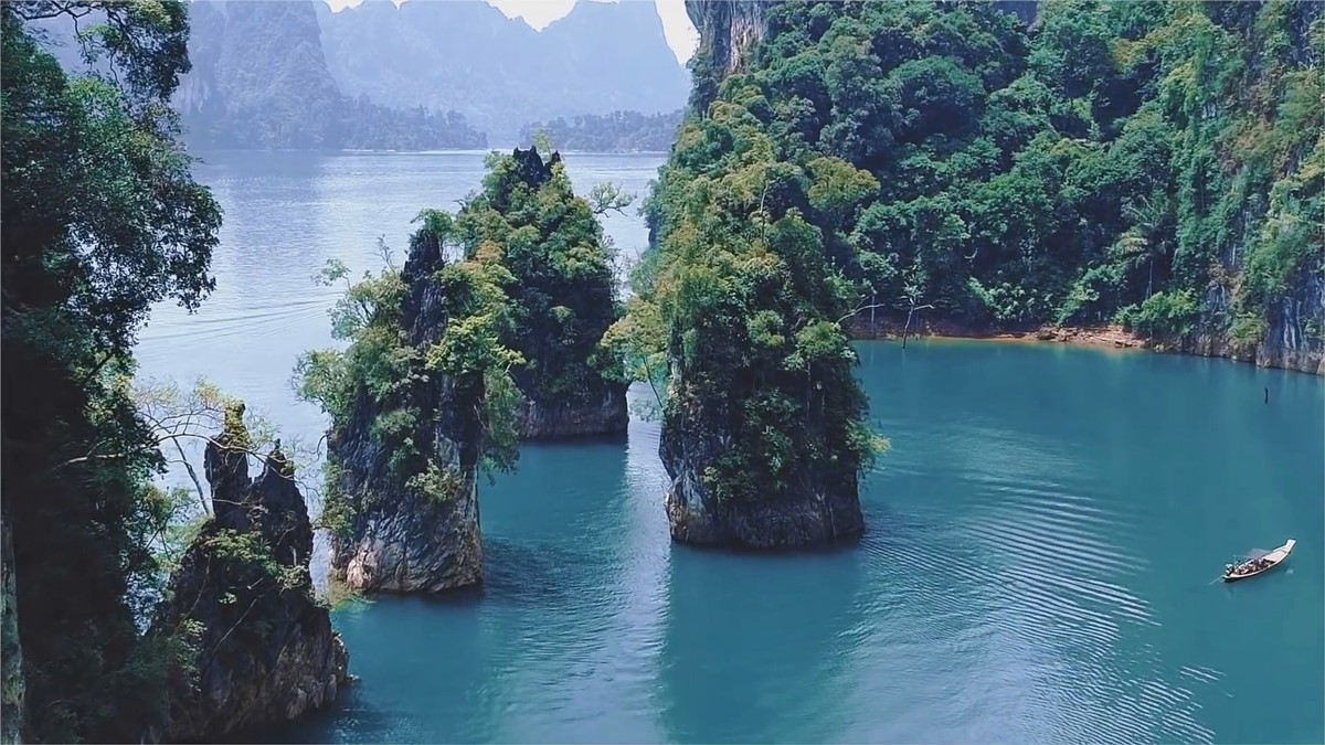 Cheow Lan Lake | LAT.40