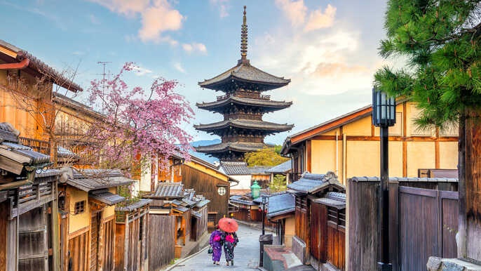 Luna de miel en Japón y Bawah diseñado por LAT.40