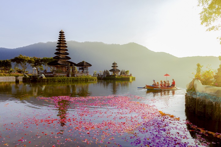bali bawah diseñado por LAT.40