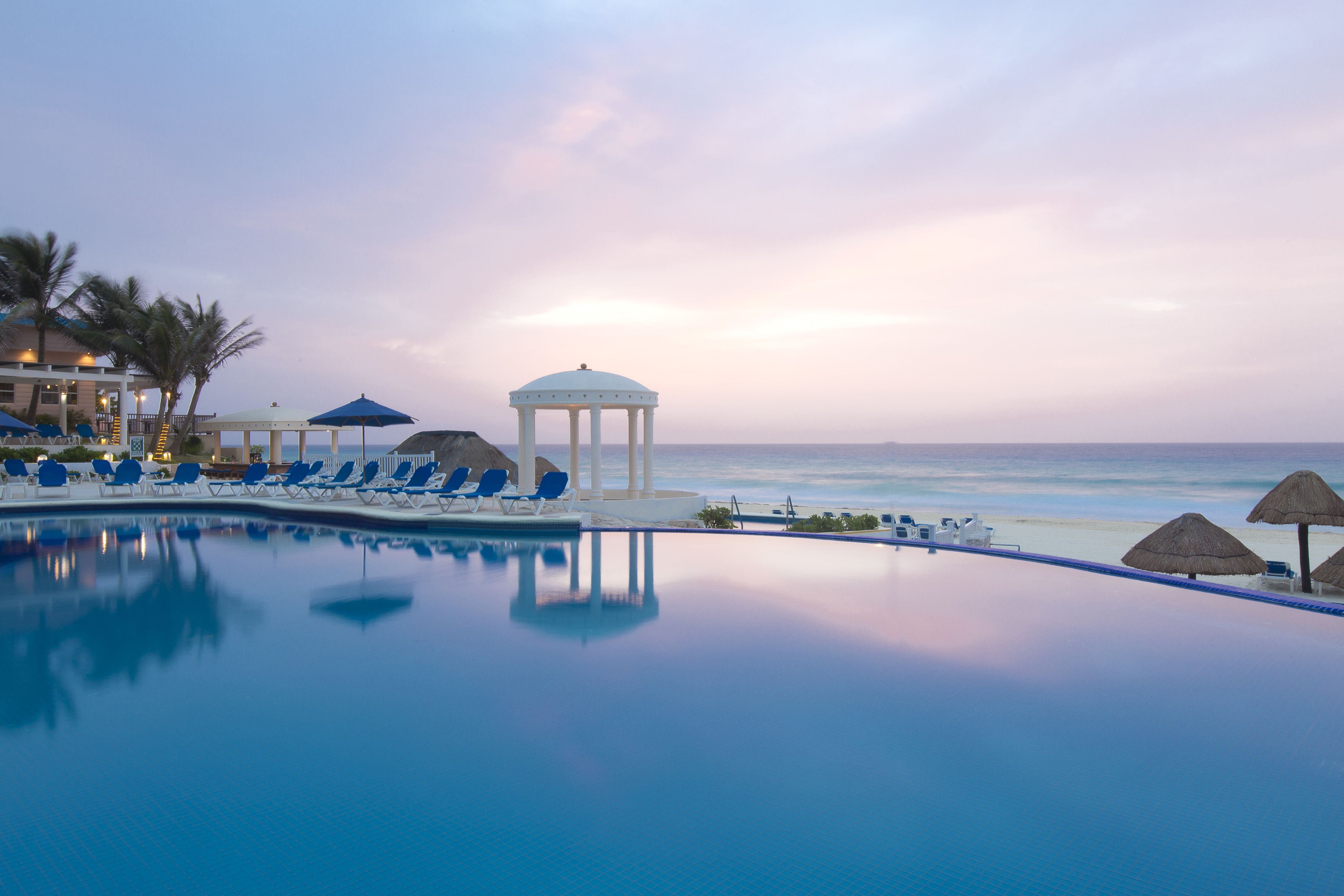 Golden Parnassus Resort & Spa - Adults Only en su destino