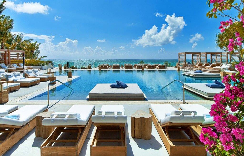 1 Hotel South Beach en su destino