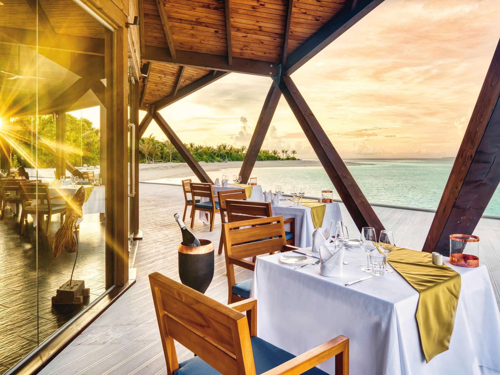 Mövenpick Resort Kuredhivaru Maldives en Maldivas