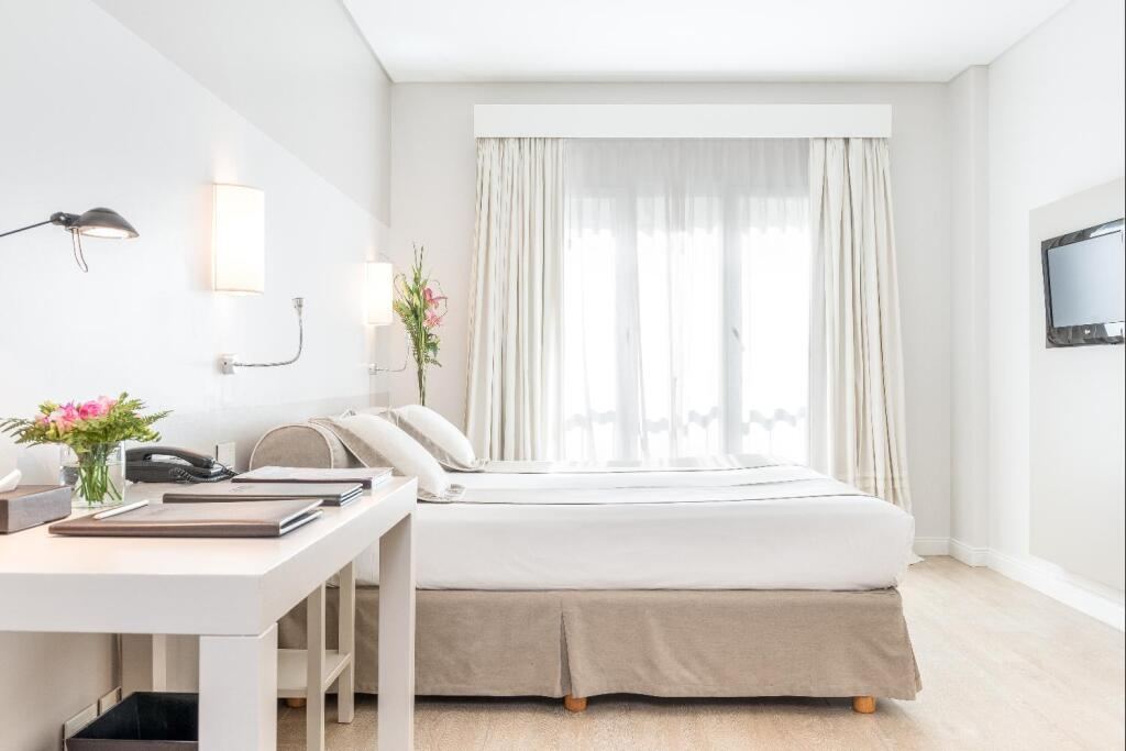 Loi Suites Recoleta Hotel