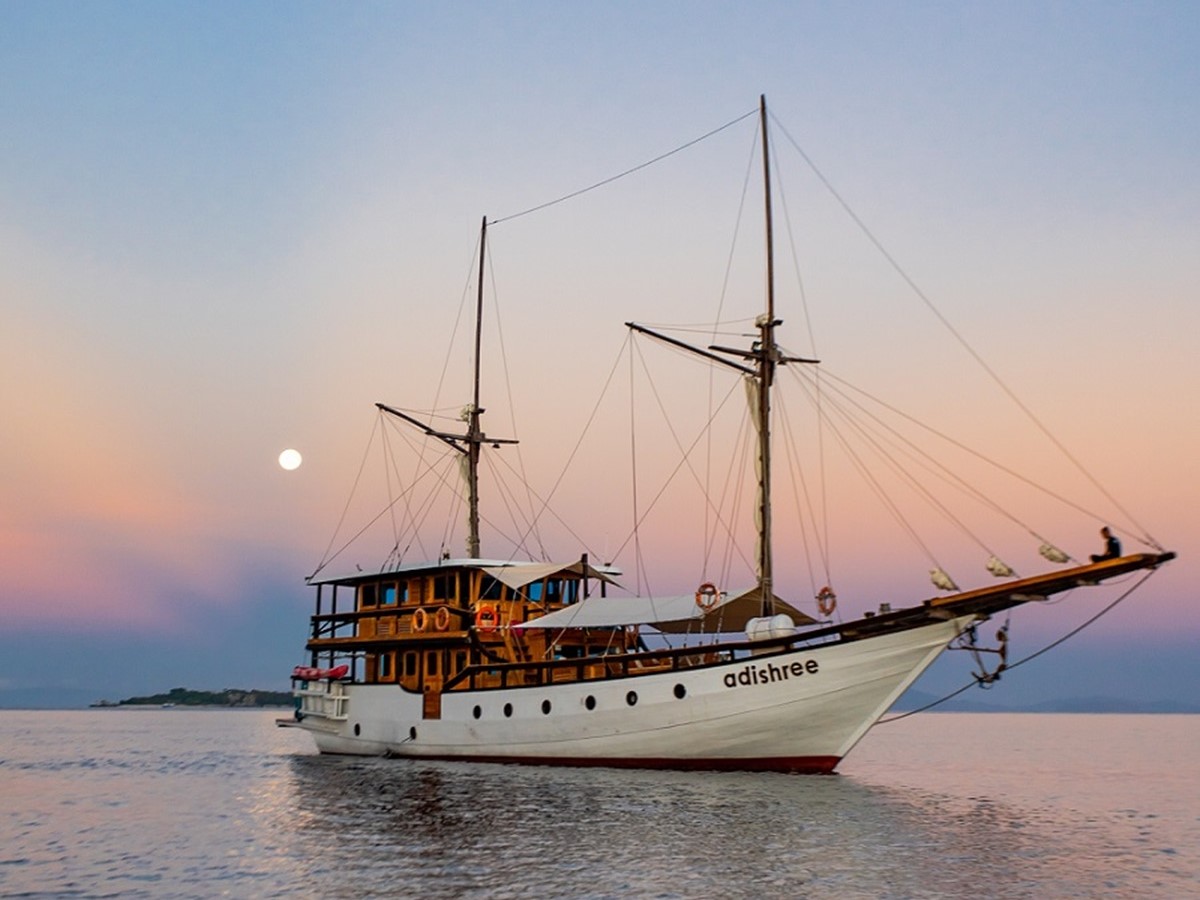 Private Charter Adishree