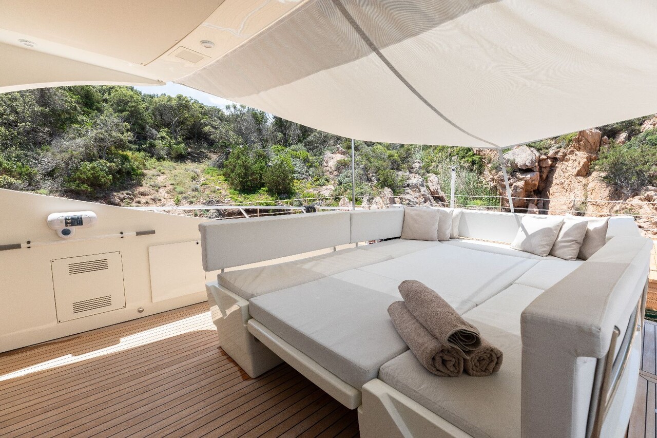 Yate privado Jaguar 76 en Cerdeña