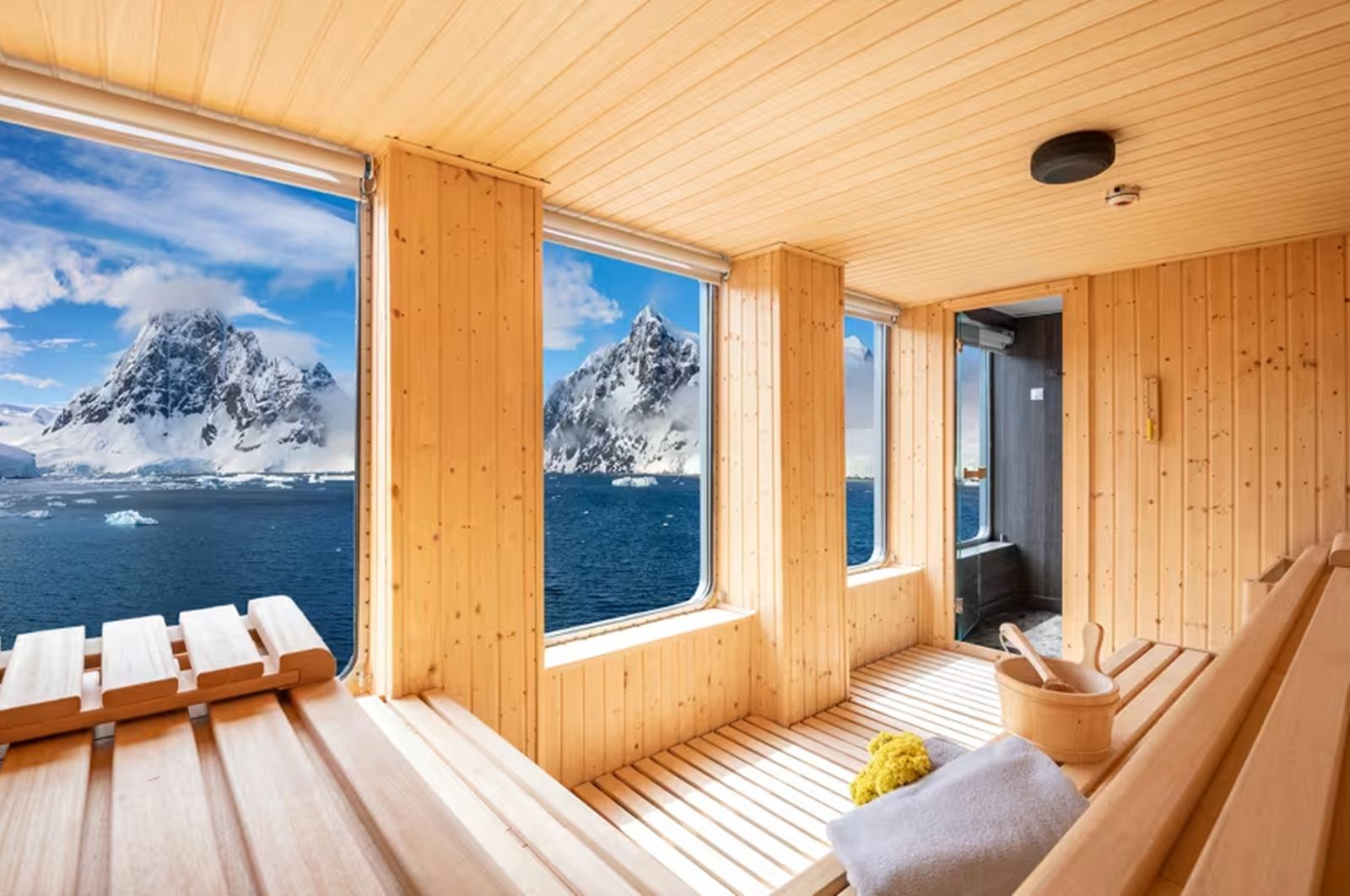 Quark Expeditions en Antártida